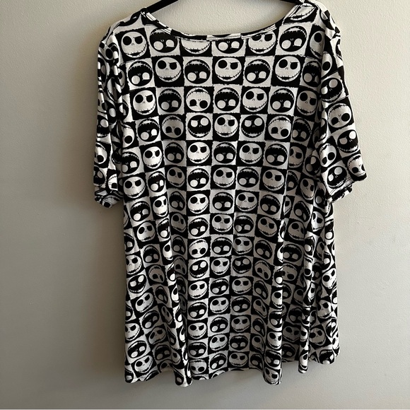 LulaRoe Perfect Tee XL Jack Skellington Disney Black White - Picture 5 of 6